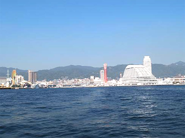 神戸港（中突堤）