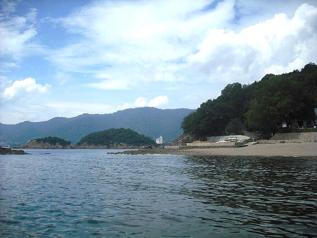 無人島での力だめし 広島県 レンタルボート 海 中国マリン 島めぐり バーベキュー 無人島 プライベートビーチ 島散策 ヤマハ発動機株式会社