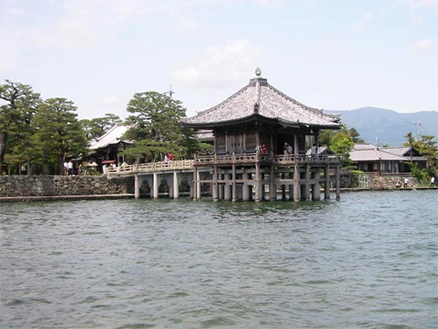 浮御堂